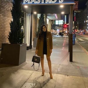 Meet your Posher, Ana